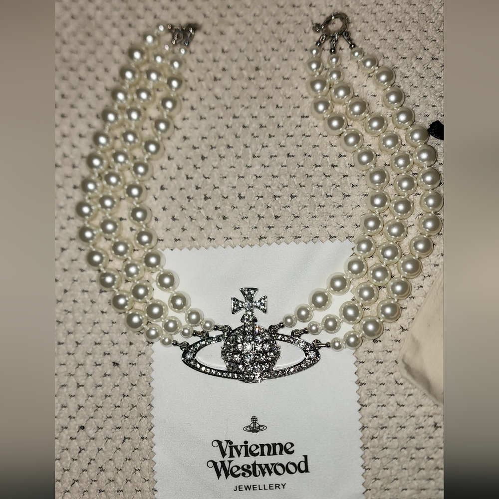 Vivienne Westwood Three Row Pearl bas relief Choker Necklace